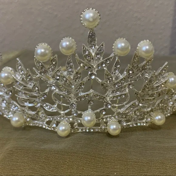 Crown - Picture 1 of 2